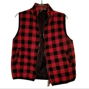 Juniors XL Buffalo plaid vest, red and black